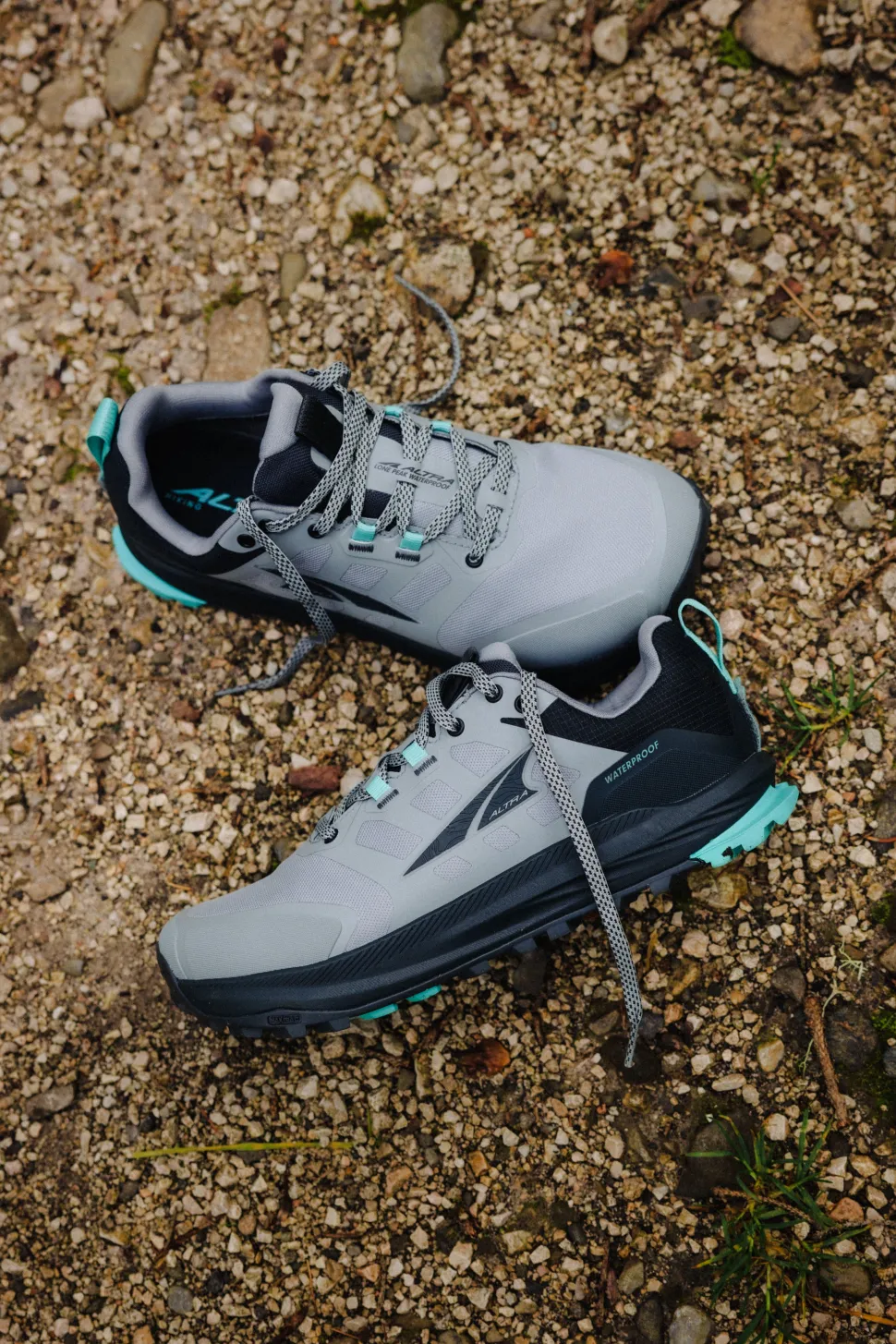 Altra Lone Peak 9 Waterproof Low Womens – Black/Gray